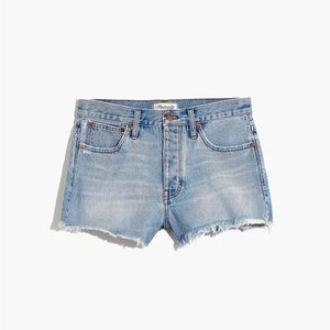 Madewell relaxed denim short in Cedarcroft wash, size 26 (runs large) NWOT